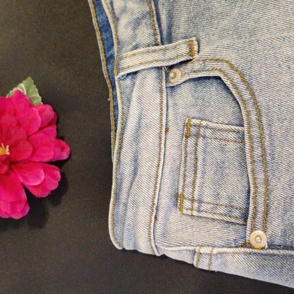 AKIRA Denim shorts Rhinestone fringed. - Picture 11 of 11